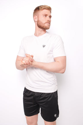 Kit 4 Peças Dryfit: 2 Camisas Brancas  e 2 Shorts Pretos