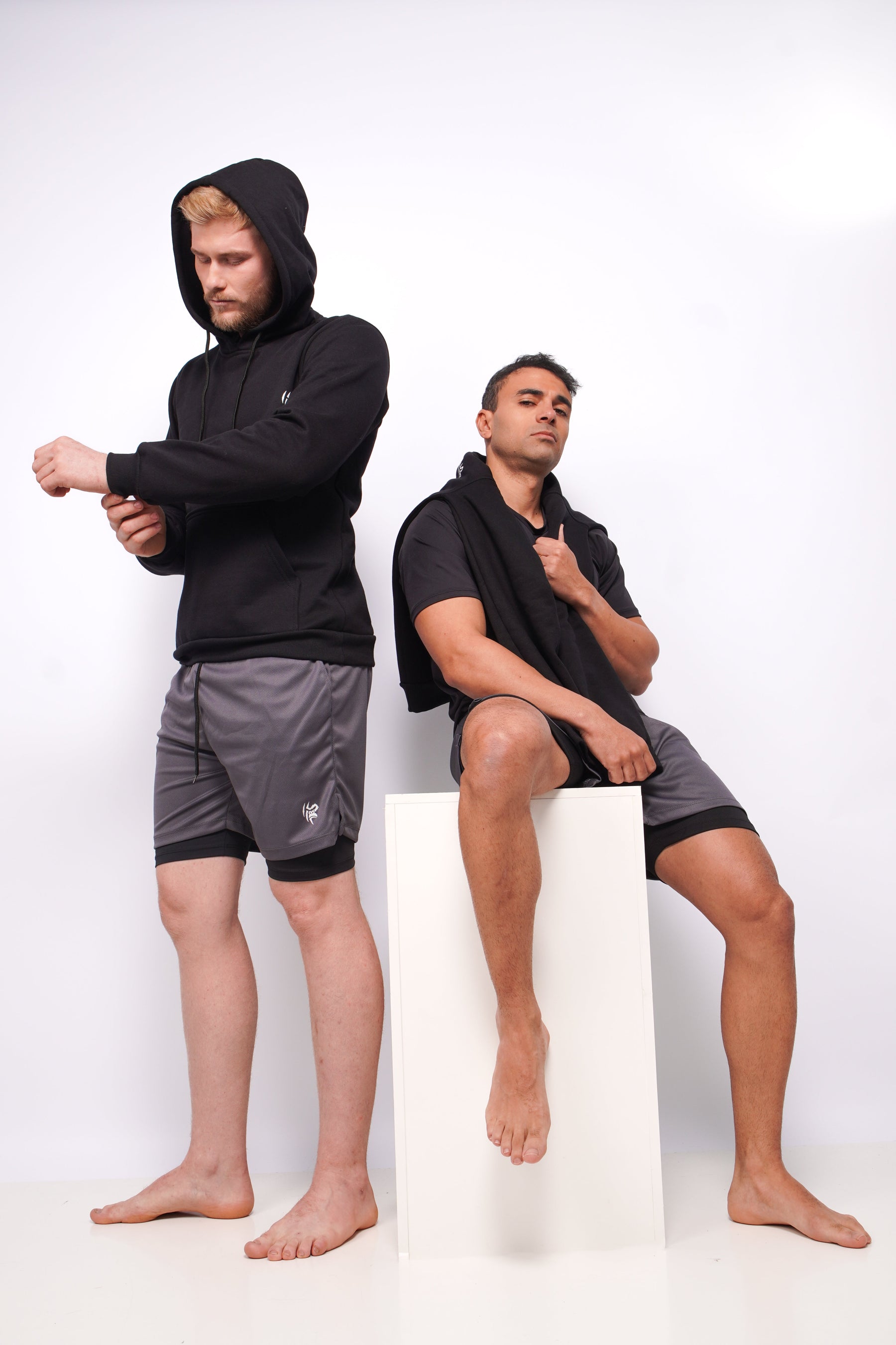 Short masculino Dry-Fit de compressão 2 em 1 com bolso interno - cinza